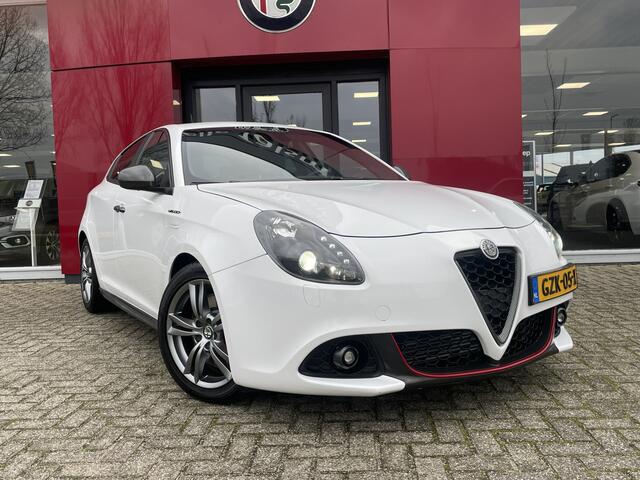 Alfa Romeo GIULIETTA 1.4 Turbo MultiAir Super | Xenon | Stoelverwarming | Carbon delen | Veloce bumpers Bose