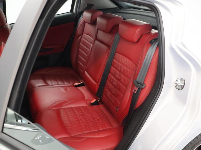 Alfa Romeo GIULIETTA 1.4 Turbo MultiAir Super | Trekhaak | Navigatie | Bose | Lederen Bekleding | Climate Control |