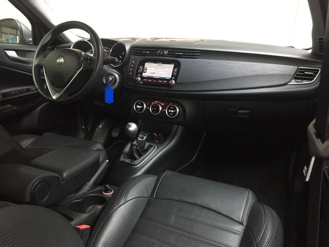 Alfa Romeo GIULIETTA 1.4 MultiAir TURBO Distinctive Rijklaarprijs!