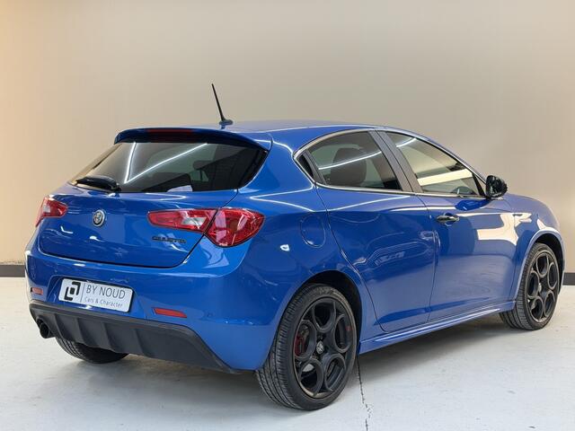 Alfa Romeo GIULIETTA 1.4 Turbo Super, 120Pk, 2018, 2de eigenaar, Volledig leder, Memory stoelen, Navigatie, Xenon koplampen, Stoelverwarming, Climate control, Stuurbediening,