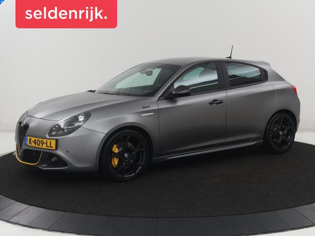 Alfa Romeo GIULIETTA 1.4 Turbo Sport | Gele accenten | Carplay | Park assist | Climate control | Cruise control | Carbon interieur | Full LED