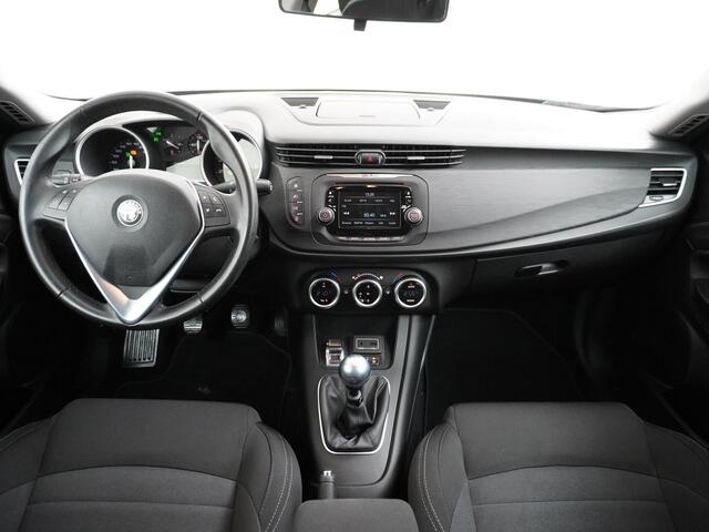 Alfa Romeo GIULIETTA 1.4 Turbo MultiAir Super | Navigatie | Lichtmetalen velgen | Te Financieren v.a. ¤176,- P/M |