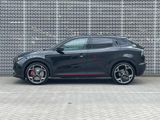 Alfa Romeo Junior Elettrica 280 PK Veloce 54 kWh SportStoelen | Sport onderstel | Full Options