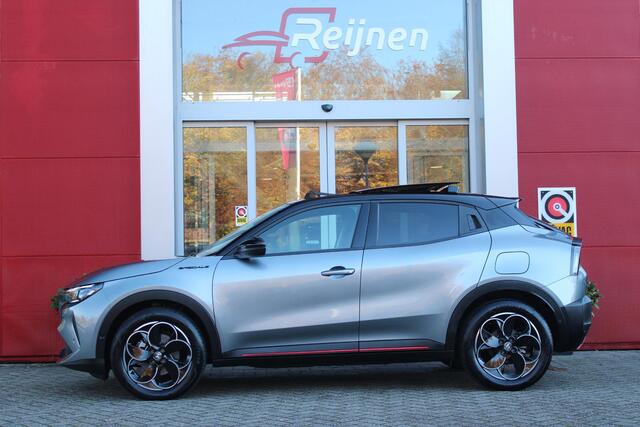 Alfa Romeo Junior ELETTRICA SPECIALE 156PK 54 kWh | WARMTEPOMP! | "SABELT" STOELEN MET LEDEREN/ALCANTARA BEKLEDING | PANORAMISCH SCHUIF/KANTEL DAK | BICOLOR DAK (ZWART DAK) | TECHNOLOGIE PAKKET (O.A. FULL LED ADAPTIVE MATRIX KOPLAMPEN/DODEHOEK DETECTIE/DRAADLOZE TELEFOONLA