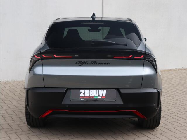 Alfa Romeo Junior Veloce 54 kWh 280 PK | Sport Pack | Techno Pack | 20"