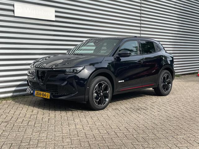 Alfa Romeo Junior Elettrica Speciale 54 kWh | Techno Pakket | Keyless | Apple carplay | Schuif/kanteldak |