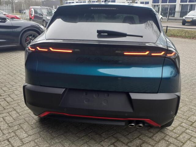 Alfa Romeo Junior 1.2 Turbo Hybrid Ibrida Speciale Sabelt Sport-stoelen/ Panorama-Schuif-Kanteldak/Pack Sport/Tech Pack/LED verlichting