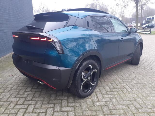 Alfa Romeo Junior 1.2 Turbo Hybrid Ibrida Speciale Sabelt-Sportstoelen/Panorama-Schuif-Kanteldak/Pack-Sport/Pack-Tech