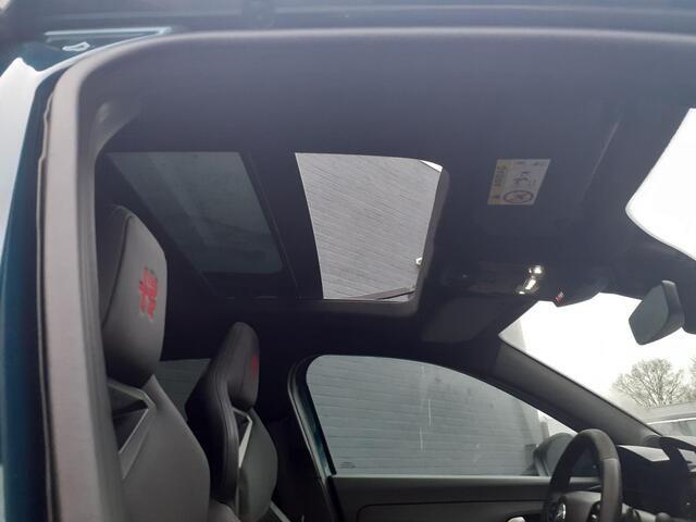 Alfa Romeo Junior 1.2 Turbo Hybrid Ibrida Speciale Sabelt-Sportstoelen/Panorama-Schuif-Kanteldak/Pack-Sport/Pack-Tech