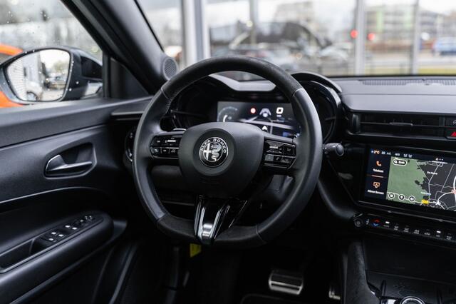 Alfa Romeo Junior Ibrida Speciale 1.2 Mild Hybrid Sabelt Panoramadak