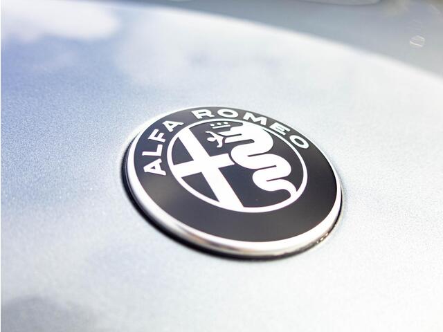 Alfa Romeo Junior 1.2 Turbo Hybrid Ibrida Speciale | ACC | LED |