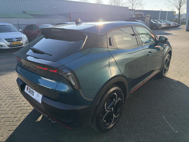 Alfa Romeo Junior 1.2 Turbo Hybrid Ibrida Sport Speciale (Stoelverwarming - Elektrische Klep - LED - 18"- Adaptieve Cruise Controle - Keyless Entry - Automatische Airco - Parkeersensoren V+A)