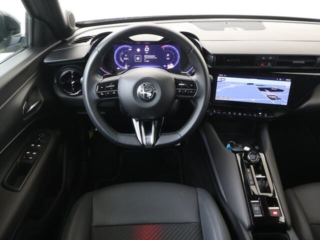 Alfa Romeo Junior 1.2 Turbo Hybrid Ibrida Speciale AUTOMAAT !