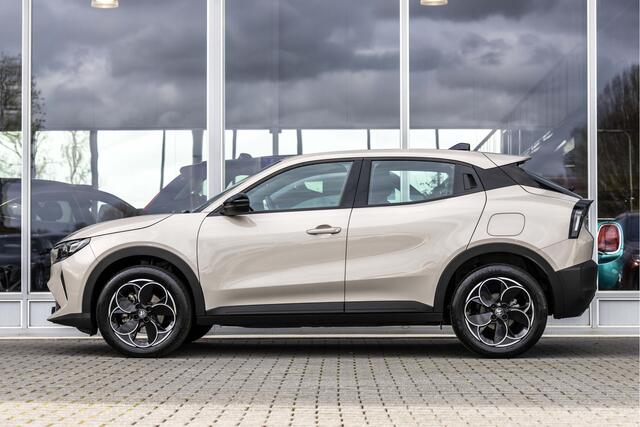 Alfa Romeo Junior Elettrica 54 kWh | ACC | Carplay