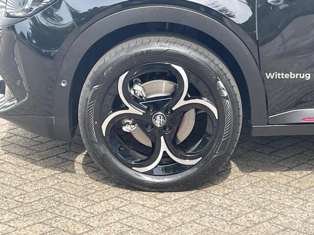 Alfa Romeo Junior 1.2 Turbo Hybrid Ibrida Q4 Sportpack | Techno Pakket | Schuif/kanteldak