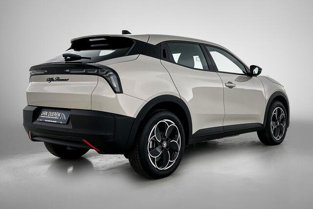 Alfa Romeo Junior Elettrica 54 kWh Carplay, DAB