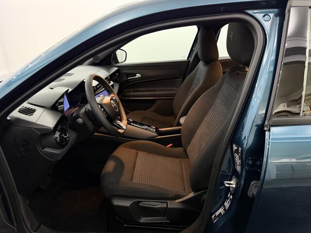 Alfa Romeo Junior 1.2 Turbo Hybrid Ibrida 145PK Apple carplay, Parkeersensoren, Cruise control, Keyless start, Virtual desk, Lichtmetalen velgen, 1 jaar garantie