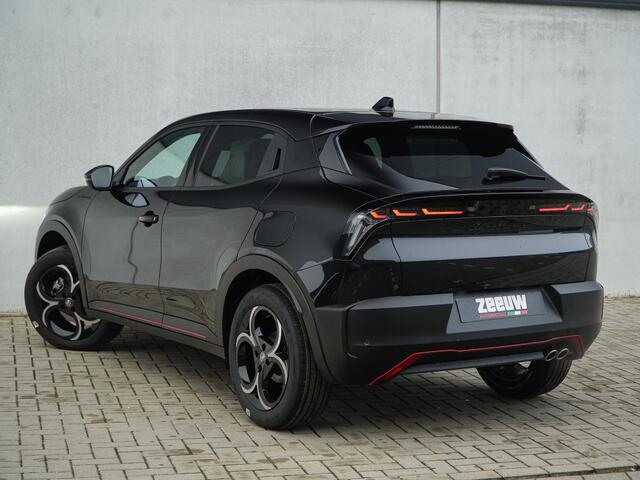 Alfa Romeo Junior 1.2 Turbo 136 PK Ibrida Speciale | Techno | Camera | Navi | 18"