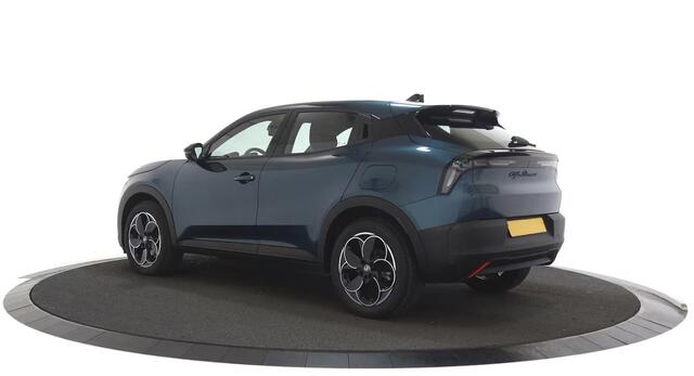 Alfa Romeo Junior Elettrica 54 kWh SOH 97% / Parkeerhulp / Carplay