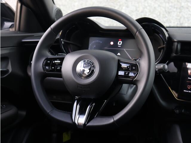 Alfa Romeo Junior 145PK Black Edition Ibrida Speciale | Techno | Camera | Navi | C