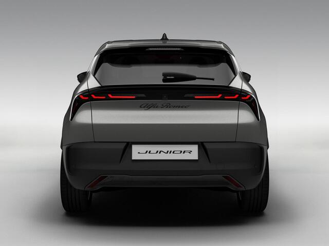 Alfa Romeo Junior Elettrica Speciale 54 kWh | Techno Pack | Warmtepomp | Verwarmbare Voorruit | Arese Silver