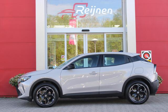 Alfa Romeo Junior 156PK Elettrica 54 kWh | DRAADLOZE APPLE CARPLAY/ANDROID AUTO | PARKEERSENSOREN ACHTER | CLIMATE CONTROL | VERKEERSBORDEN HERKENNING | ADAPTIVE CRUISE CONTROL | KEYLESS START | LICHTMETALEN VELGEN | LED KOPLAMPEN | LED ACHTERLICHTEN | SCUDETTO "LEGGENDA"