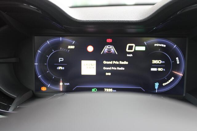 Alfa Romeo Junior 156PK Elettrica 54 kWh | DRAADLOZE APPLE CARPLAY/ANDROID AUTO | PARKEERSENSOREN ACHTER | CLIMATE CONTROL | VERKEERSBORDEN HERKENNING | ADAPTIVE CRUISE CONTROL | KEYLESS START | LICHTMETALEN VELGEN | LED KOPLAMPEN | LED ACHTERLICHTEN | SCUDETTO "LEGGENDA"