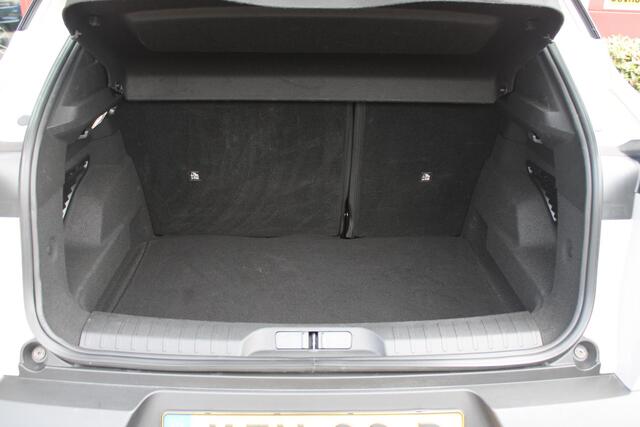 Alfa Romeo Junior 156PK Elettrica 54 kWh | DRAADLOZE APPLE CARPLAY/ANDROID AUTO | PARKEERSENSOREN ACHTER | CLIMATE CONTROL | VERKEERSBORDEN HERKENNING | ADAPTIVE CRUISE CONTROL | KEYLESS START | LICHTMETALEN VELGEN | LED KOPLAMPEN | LED ACHTERLICHTEN | SCUDETTO "LEGGENDA"