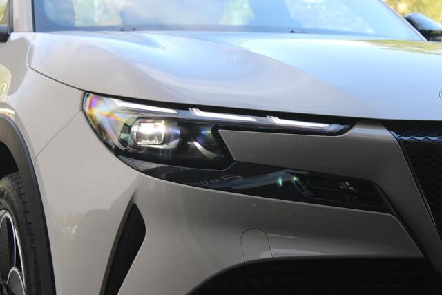 Alfa Romeo Junior 156PK Elettrica 54 kWh | DRAADLOZE APPLE CARPLAY/ANDROID AUTO | PARKEERSENSOREN ACHTER | CLIMATE CONTROL | VERKEERSBORDEN HERKENNING | ADAPTIVE CRUISE CONTROL | KEYLESS START | LICHTMETALEN VELGEN | LED KOPLAMPEN | LED ACHTERLICHTEN | SCUDETTO "LEGGENDA"