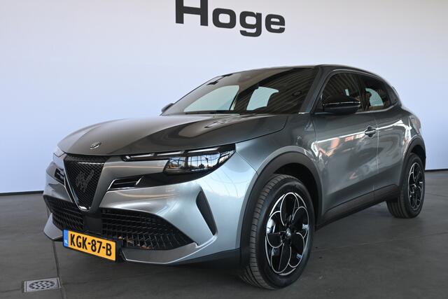 Alfa Romeo Junior Elettrica 54 kWh Fabrieksgarantie Clima Adaptief Carplay LED Virtual Cockpit Inruil Mogelijk!