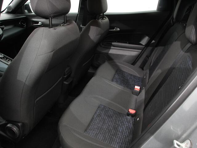 Alfa Romeo Junior Elettrica Automaat 156PK Adaptieve Cruise Control LMV 18 inch Full Led Matrix Parkeer sensoren Navigatie Apple Carplay / Android auto Climate Control