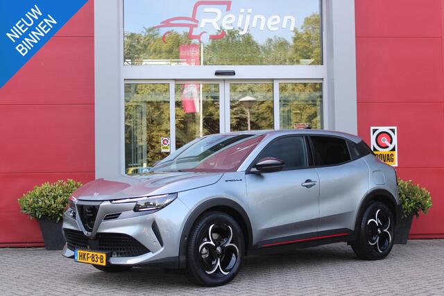 Alfa Romeo Junior 1.2 Turbo 145PK Hybrid IBRIDA SPECIALE | TECHNO PACK: LEX MATRIX KOPLAMPEN/AUTOMATISCH DIMMENDE BINNENSPIEGEL/DRAADLOZE TELEFOONLADER/DODEHOEK DETECTIE/ELEKTRISCH BEDIENBARE ACHTERKLEP/KEYLESS ENTRY EN START/ADAPTIVE CRUISE CONTROL/ACHTERUITRIJ CAMERA | V