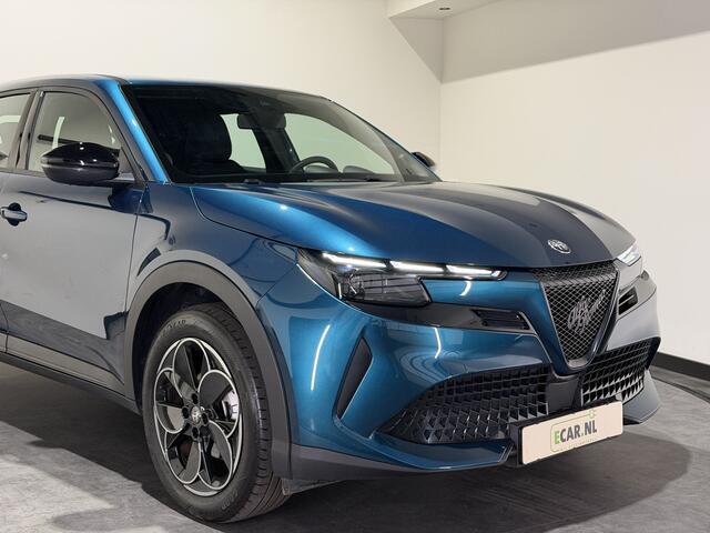 Alfa Romeo Junior Elettrica 54 kWh | Cruise Control Adaptief | LED lampen |