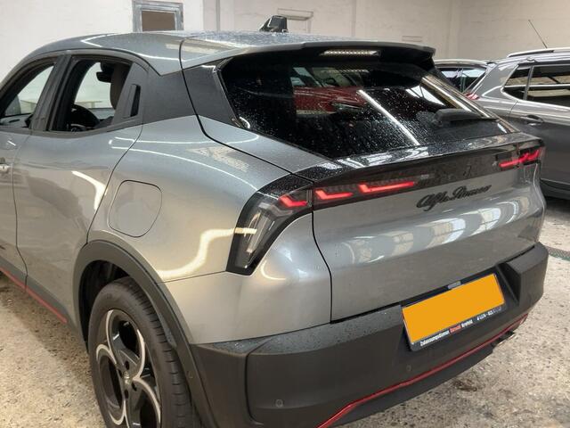 Alfa Romeo Junior 1.2 TURBO HYBRID IBRIDA SPECIALE AUT. Elek. bed. bestuurdersstoel | Keyless | Adaptive Cruise
