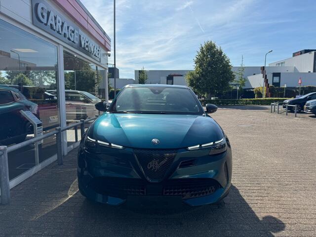 Alfa Romeo Junior Elettrica 54 kWh