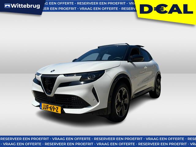 Alfa Romeo Junior 1.2 Turbo Hybrid Ibrida Speciale | Techno Pack | Panoramisch schuif/kanteldak | 18 inch | Verwarmde voorruit