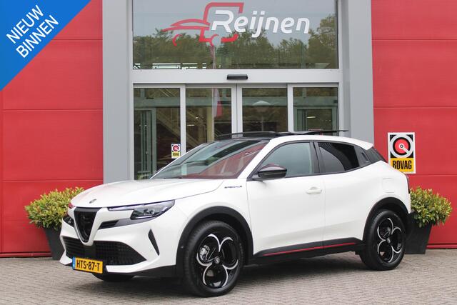 Alfa Romeo Junior 1.2 145PK AUTOMAAT Hybrid IBRIDA SPECIALE | PANORAMA SCHUIF/KANTEL DAK | AFNEEMBARE TREKHAAK | TECHNO PACK: LED MATRIX KOPLAMPEN/AUTOMATISCH DIMMENDE BINNENSPIEGEL/DRAADLOZE TELEFOONLADER/ELEKTRISCH VERSTELBARE EN VERWARMBARE ZIJSPIEGELS MET DODEHOEK DETE