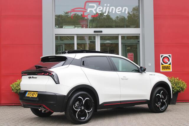 Alfa Romeo Junior 1.2 145PK AUTOMAAT Hybrid IBRIDA SPECIALE | PANORAMA SCHUIF/KANTEL DAK | AFNEEMBARE TREKHAAK | TECHNO PACK: LED MATRIX KOPLAMPEN/AUTOMATISCH DIMMENDE BINNENSPIEGEL/DRAADLOZE TELEFOONLADER/ELEKTRISCH VERSTELBARE EN VERWARMBARE ZIJSPIEGELS MET DODEHOEK DETE