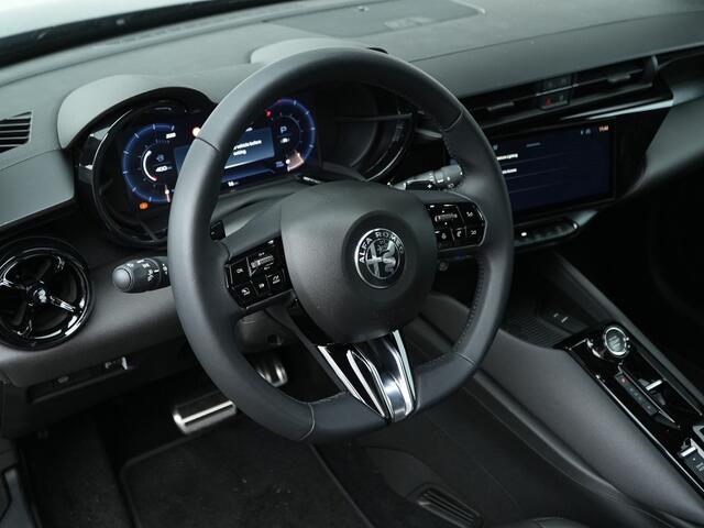 Alfa Romeo Junior 1.2 Turbo 136 PK Ibrida Speciale | Navi | Carplay | Camera | Winter | 18?