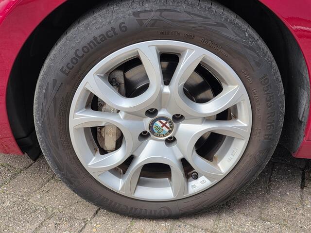 Alfa Romeo MITO 1.4 T Exclusive NAVI TEL LM MFSTUUR AUTOMAAT