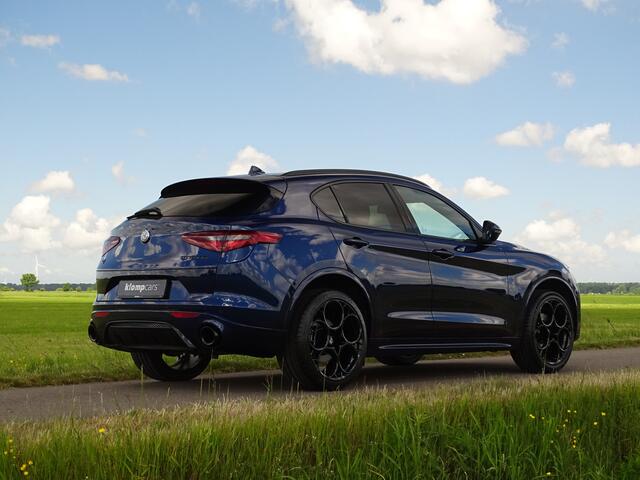 Alfa Romeo Stelvio 2.0 T AWD 280PK Veloce | Customized | 21inch | Eibach | Uniek kmstand!