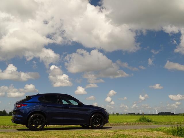 Alfa Romeo Stelvio 2.0 T AWD 280PK Veloce | Customized | 21inch | Eibach | Uniek kmstand!