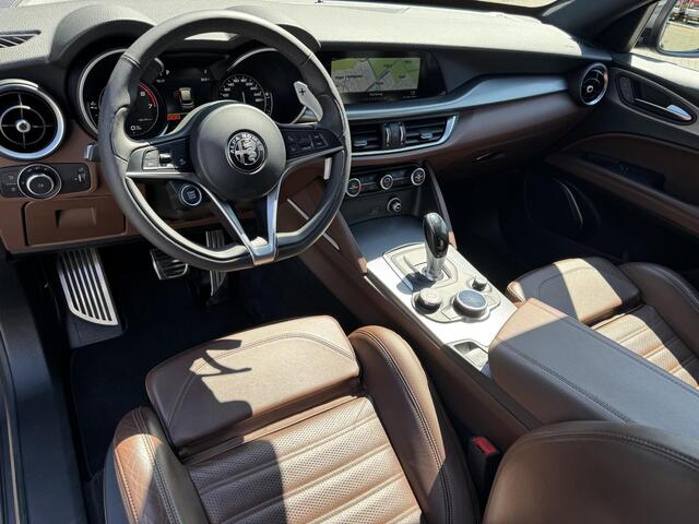 Alfa Romeo Stelvio 2.0 T AWD Super Veloce Interieur | Trekhaak Afneembaar | Stuur- + Stoelverwarming | Geheugenstoel | Navigatie Full-Map | Dodehoek Detectie | Rijklaarprijs!