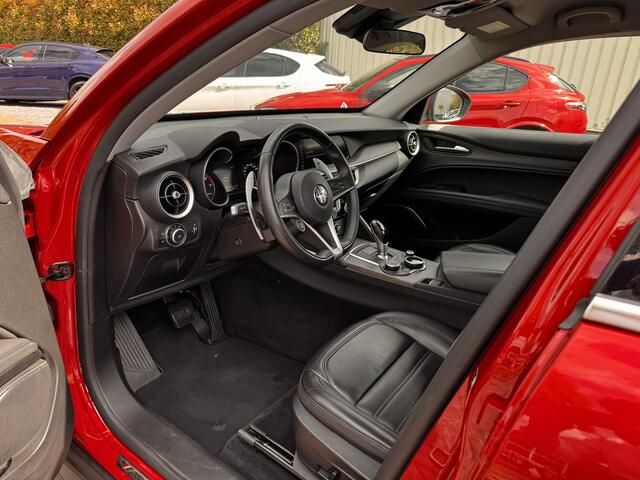 Alfa Romeo Stelvio 2.0 T AWD | Rosso Comp.8C | Trekh. | Flippers | All wheater | Camera