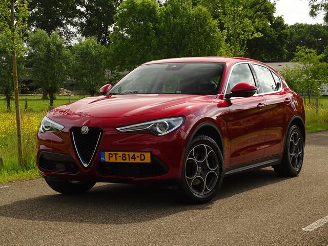 Alfa Romeo Stelvio 2.0 T AWD | Rosso Comp.8C | Trekh. | Flippers | All wheater | Camera