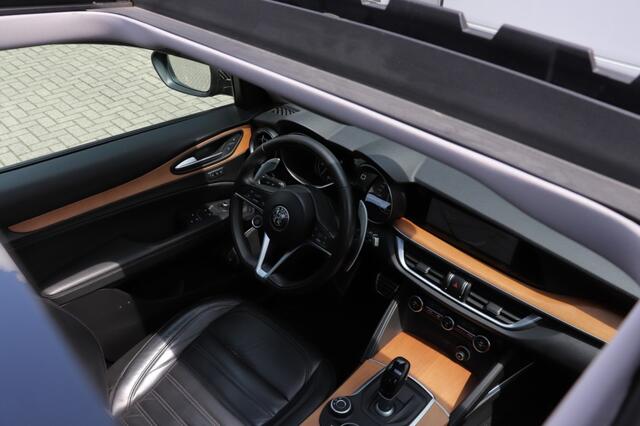 Alfa Romeo Stelvio 2.0 T Q4 280PK FIRST EDITION/PANO/STOEL.STUUR.VERW/KEYLESS