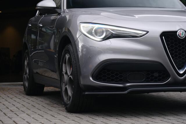 Alfa Romeo Stelvio 2.0 T AWD 310PK Panodak Veloce Sportstoelen Keyless Led