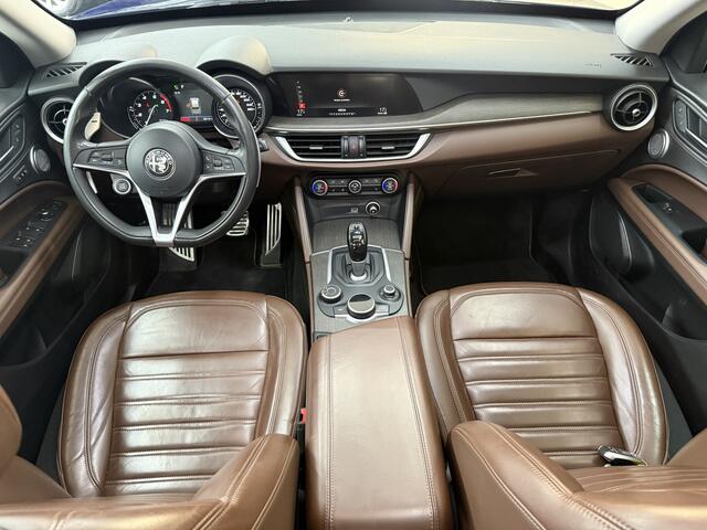 Alfa Romeo Stelvio 2.0 T AWD Super, 280Pk, 2017, 2de eigenaar, Volledig leder, Panoramadak, Harman kardon, BTW auto, Stoel+stuur verwarming, Memory stoelen, trekhaak, Cruise control, Climate control, Achteruitrijcamera,
