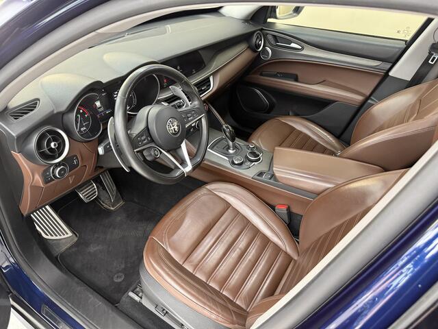 Alfa Romeo Stelvio 2.0 T AWD Super, 280Pk, 2017, 2de eigenaar, Volledig leder, Panoramadak, Harman kardon, BTW auto, Stoel+stuur verwarming, Memory stoelen, trekhaak, Cruise control, Climate control, Achteruitrijcamera,