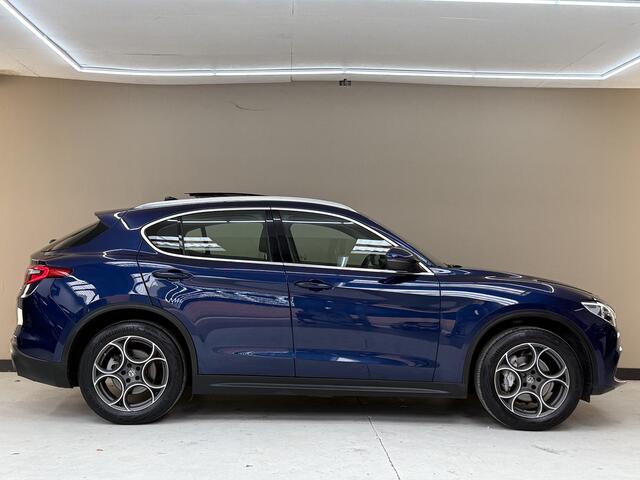 Alfa Romeo Stelvio 2.0 T AWD Super, 280Pk, 2017, 2de eigenaar, Volledig leder, Panoramadak, Harman kardon, BTW auto, Stoel+stuur verwarming, Memory stoelen, trekhaak, Cruise control, Climate control, Achteruitrijcamera,